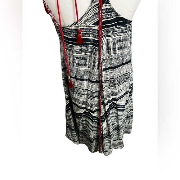 Akemi+Kin Rivera Tassel black and white red
Tie Women's Batik Anthropologie xs - Picture 11 of 14